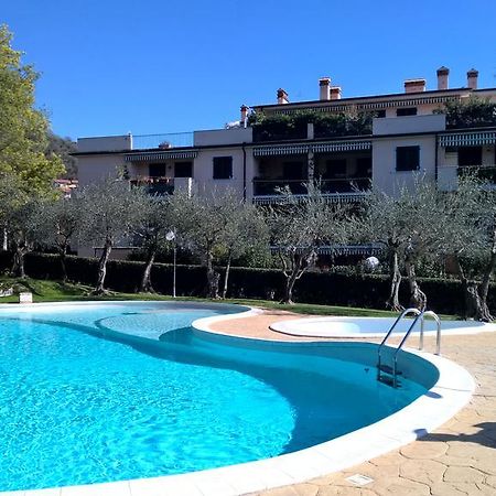 לריצ'י Appartamento La Collina Del Sole מראה חיצוני תמונה