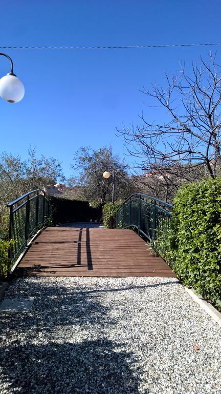 לריצ'י Appartamento La Collina Del Sole מראה חיצוני תמונה