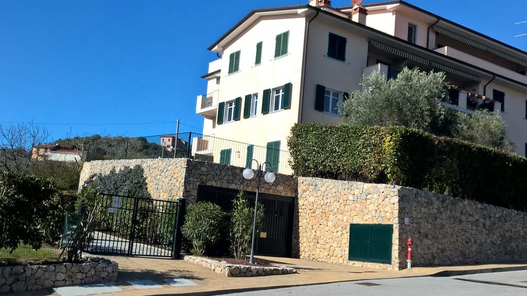לריצ'י Appartamento La Collina Del Sole מראה חיצוני תמונה